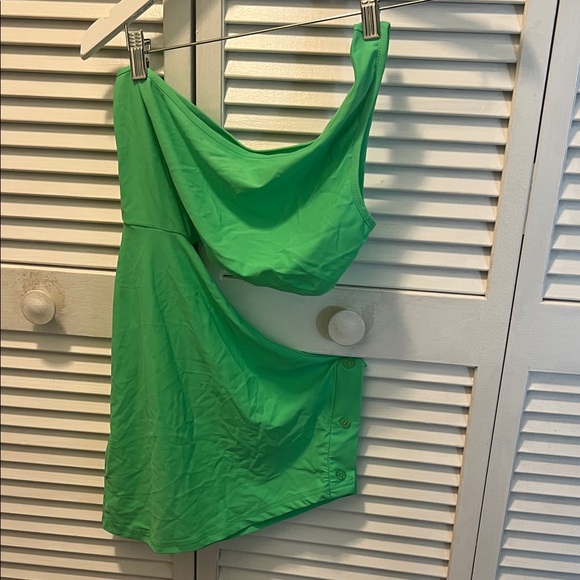 SHEIN Dresses & Skirts - #1123+ Green One-Shoulder Dress